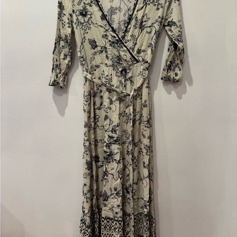 Knox Rose Cream and Black Floral Midi Dress - Picture 3 of 6